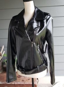 NWT!🖤 Guess faux leather metallic moto jacket 🖤